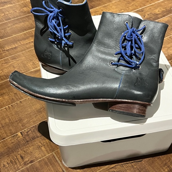 John Fluevog Leather boot with lace - Picture 3 of 4